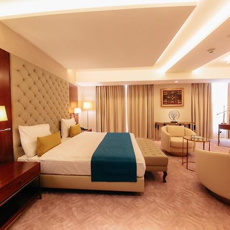 Bravia Hotel นีอาเมย์ ภายนอก รูปภาพ