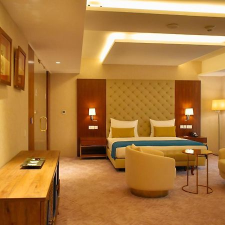 Bravia Hotel นีอาเมย์ ภายนอก รูปภาพ
