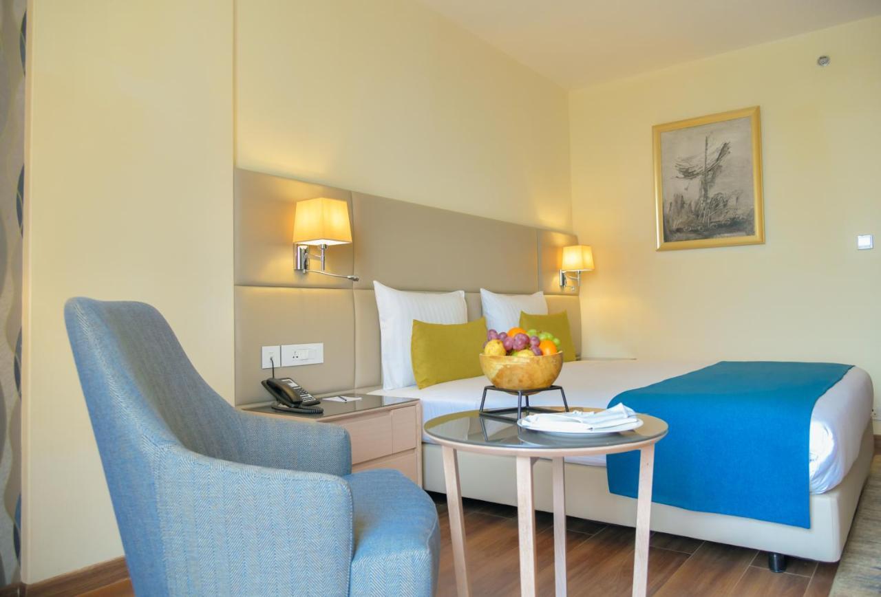 Bravia Hotel นีอาเมย์ ภายนอก รูปภาพ