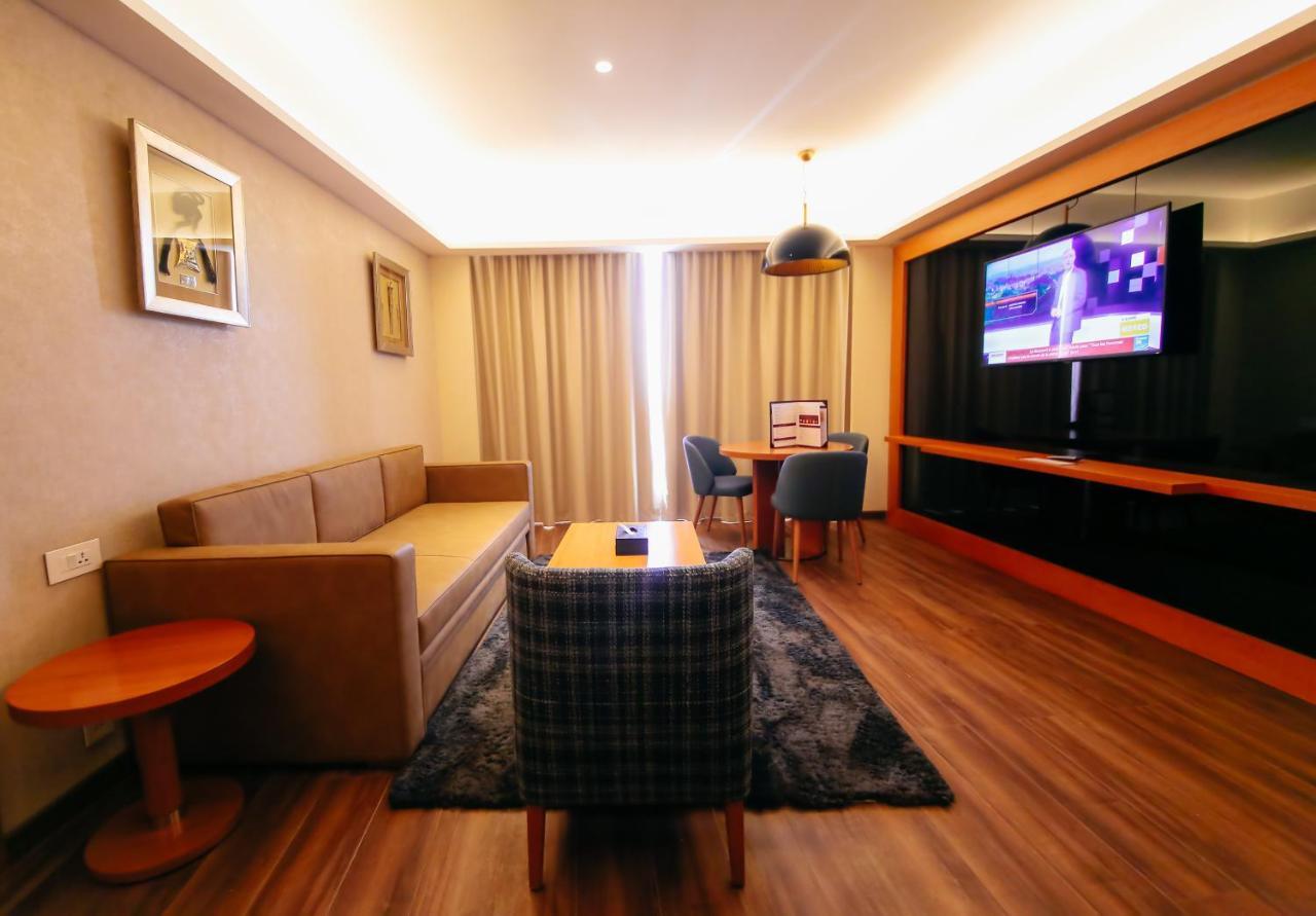 Bravia Hotel นีอาเมย์ ภายนอก รูปภาพ
