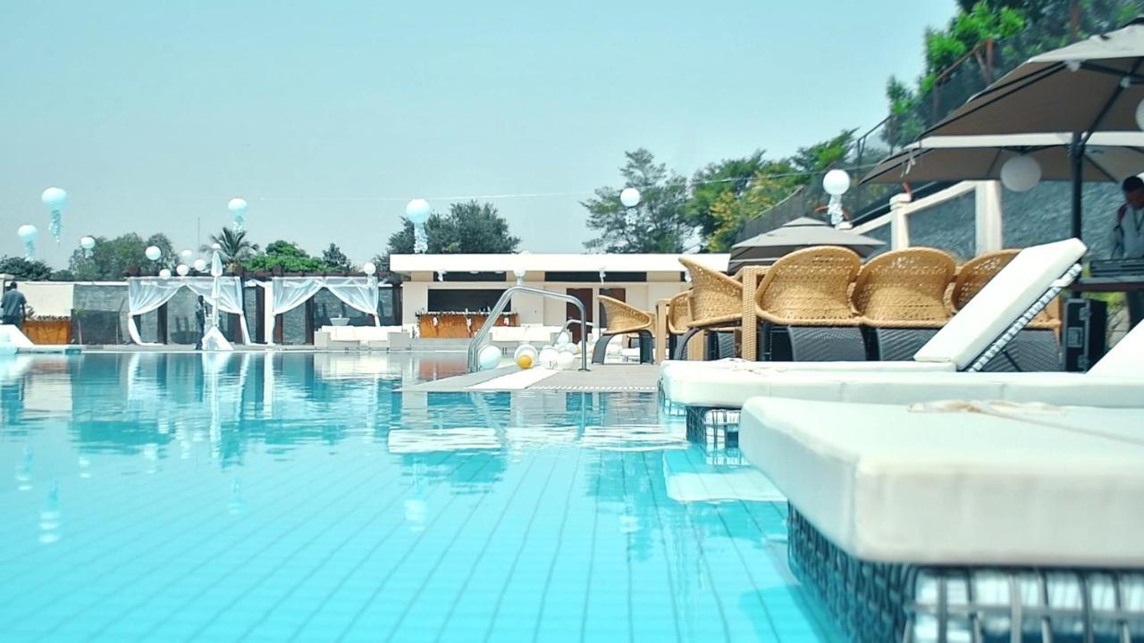 Bravia Hotel นีอาเมย์ ภายนอก รูปภาพ