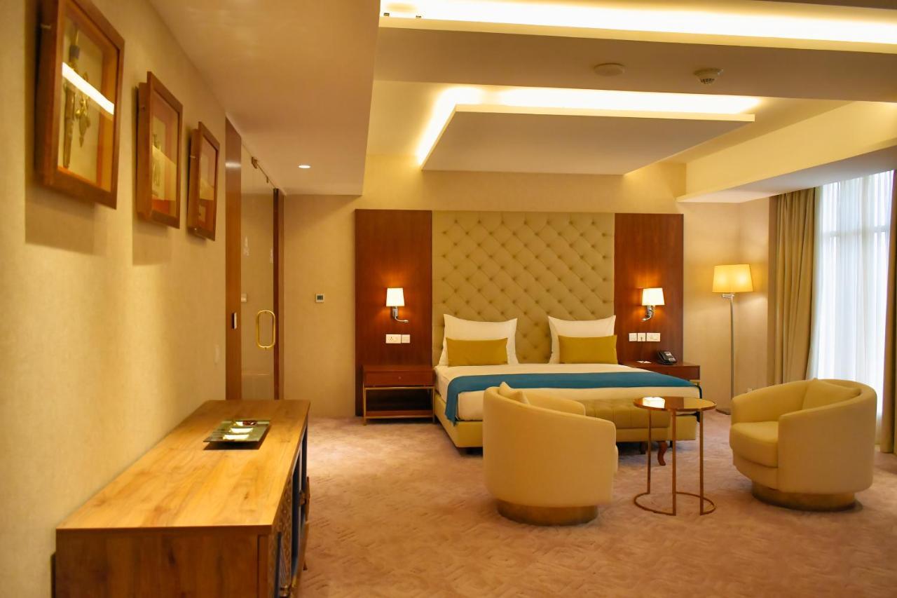 Bravia Hotel นีอาเมย์ ภายนอก รูปภาพ
