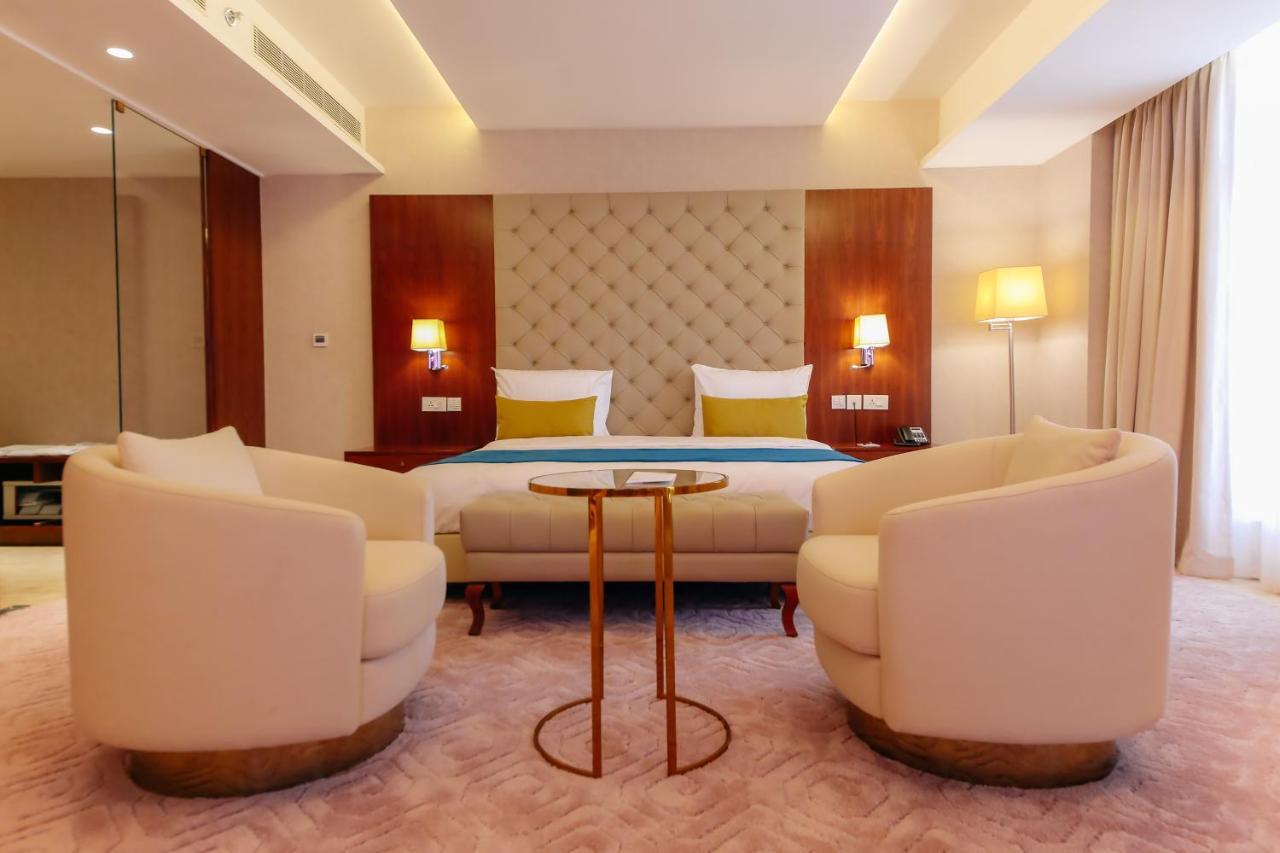 Bravia Hotel นีอาเมย์ ภายนอก รูปภาพ