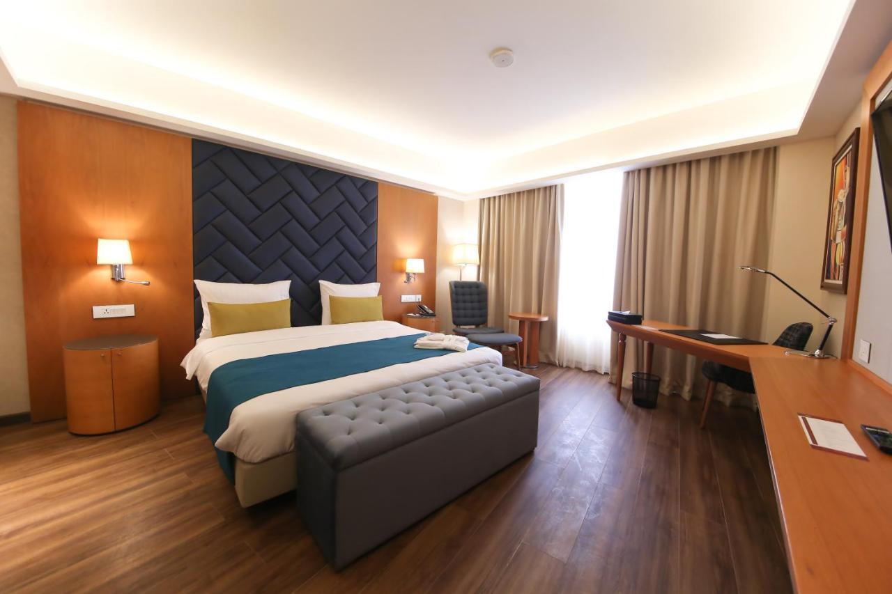 Bravia Hotel นีอาเมย์ ภายนอก รูปภาพ